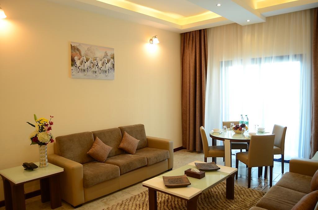 Arcadia Hotel Suites Szardża Zewnętrze zdjęcie